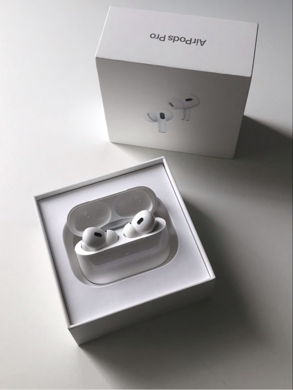 Apple AirPods Pro (2nd Generation) – Great Condition